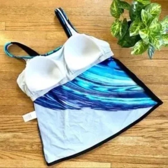 NWT Reebok Glowing Strong Printed Scoop Neck Blue Tankini Swim Top Size 18 - Picture 6 of 9